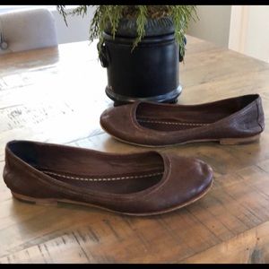Frye brown leather Carson ballet flats shoes 7.5